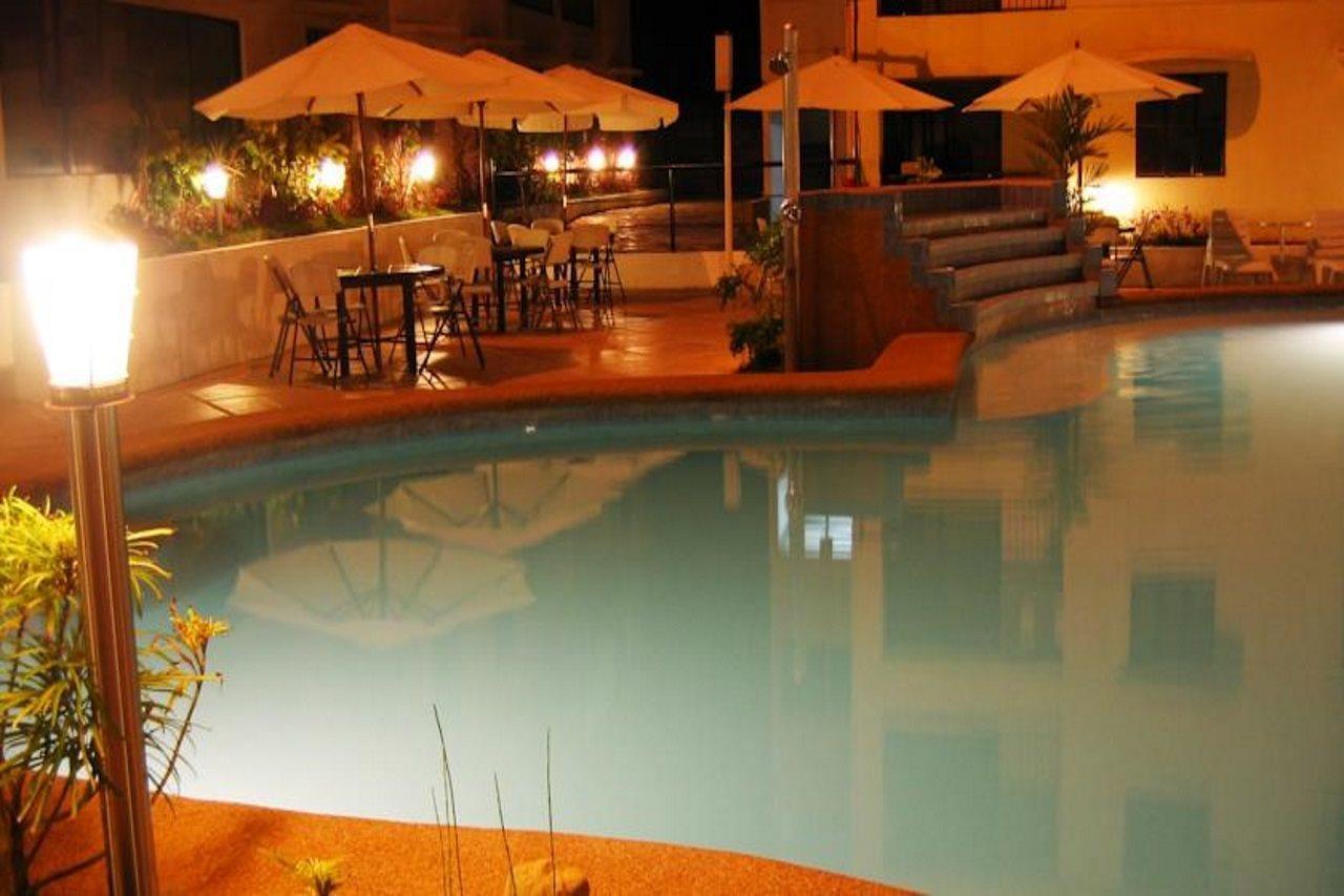 Lancaster Hotel Cebu Мактан Экстерьер фото